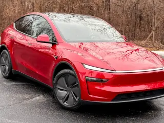 2025 Tesla Model Y Long Range AWD - New Electric SUV